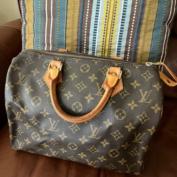 Authentic Louis Vuitton Monogram canvas Speedy 30 - Picture 14 of 14